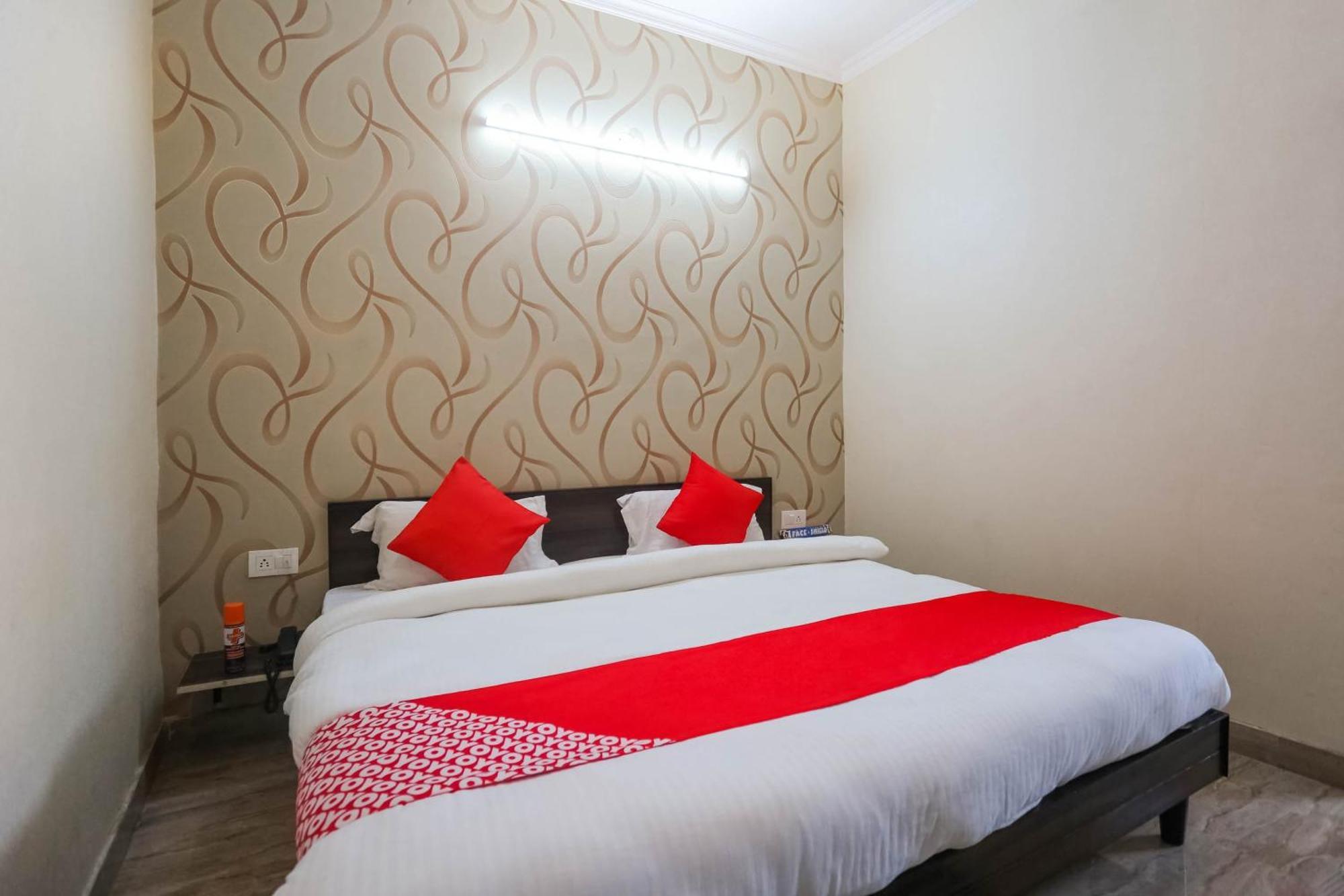 Hotel O Dream Town Нью-Делі Екстер'єр фото