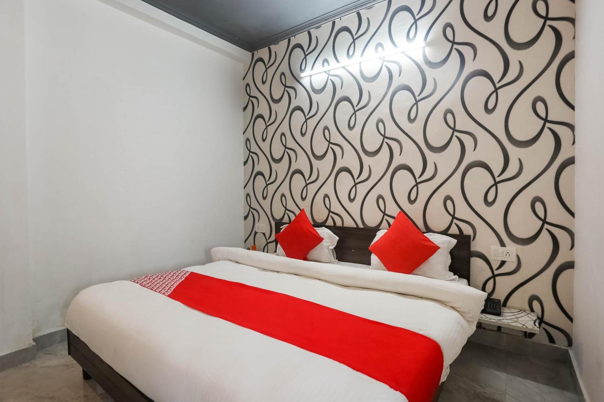 Hotel O Dream Town Нью-Делі Екстер'єр фото